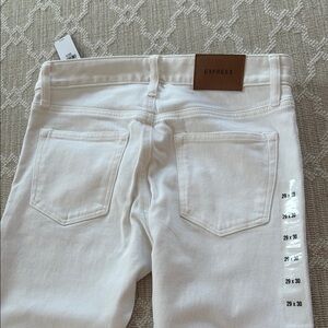 Express men’s  white slim stretch jeans new
